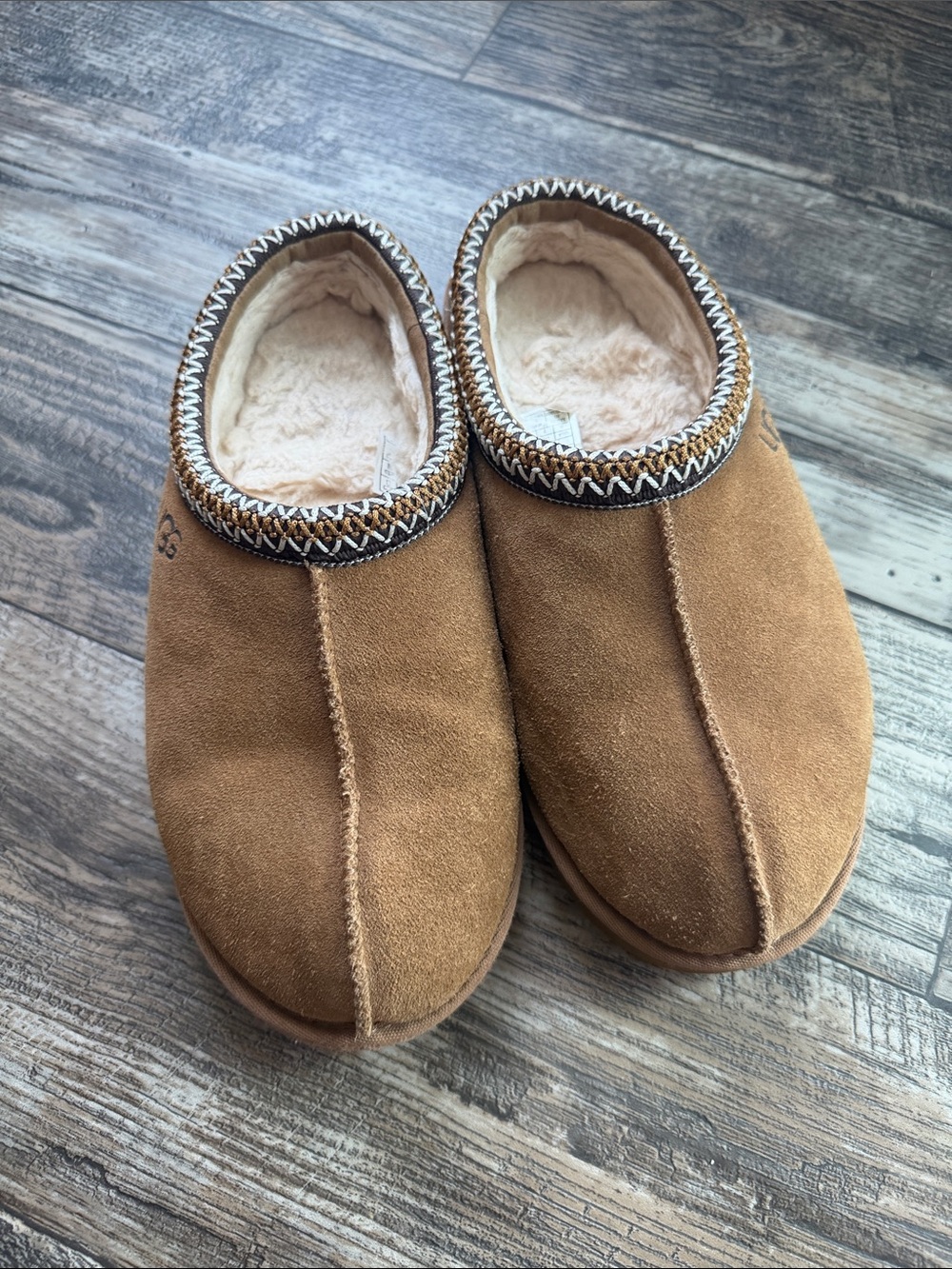 UGG Tasman